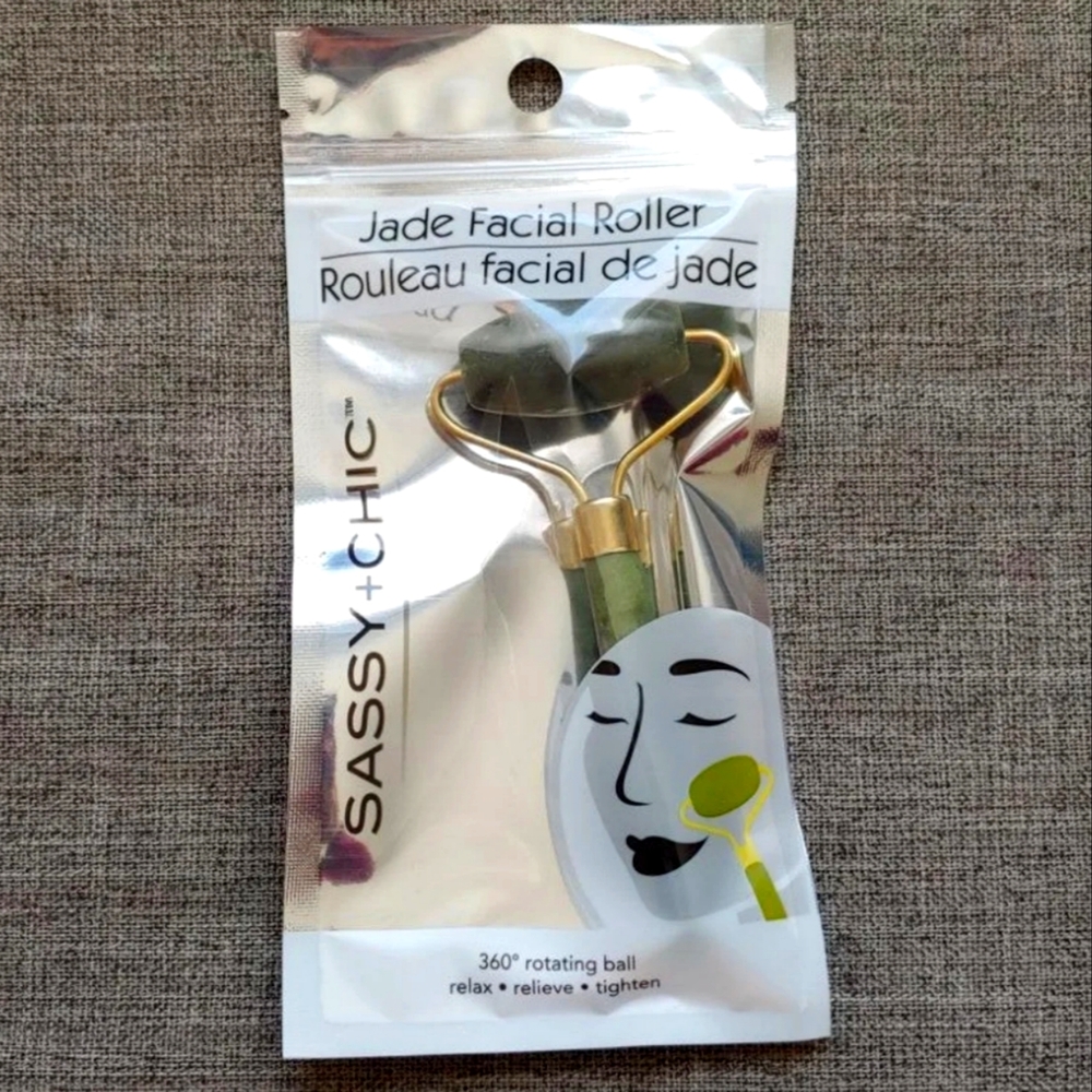 Sassy+Chic Jade Facial Roller NEW